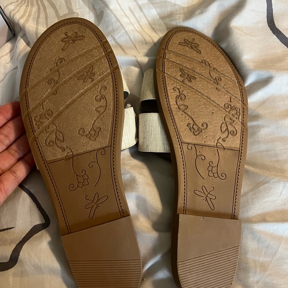 Mari A flat sandals - Picture 5 of 8